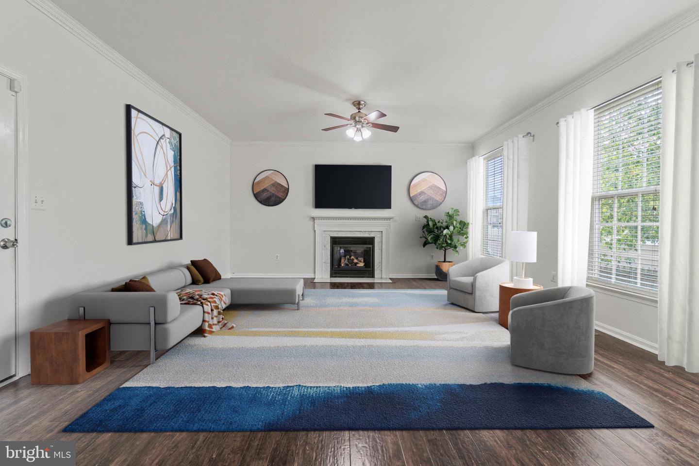 6921 Versaille Dr