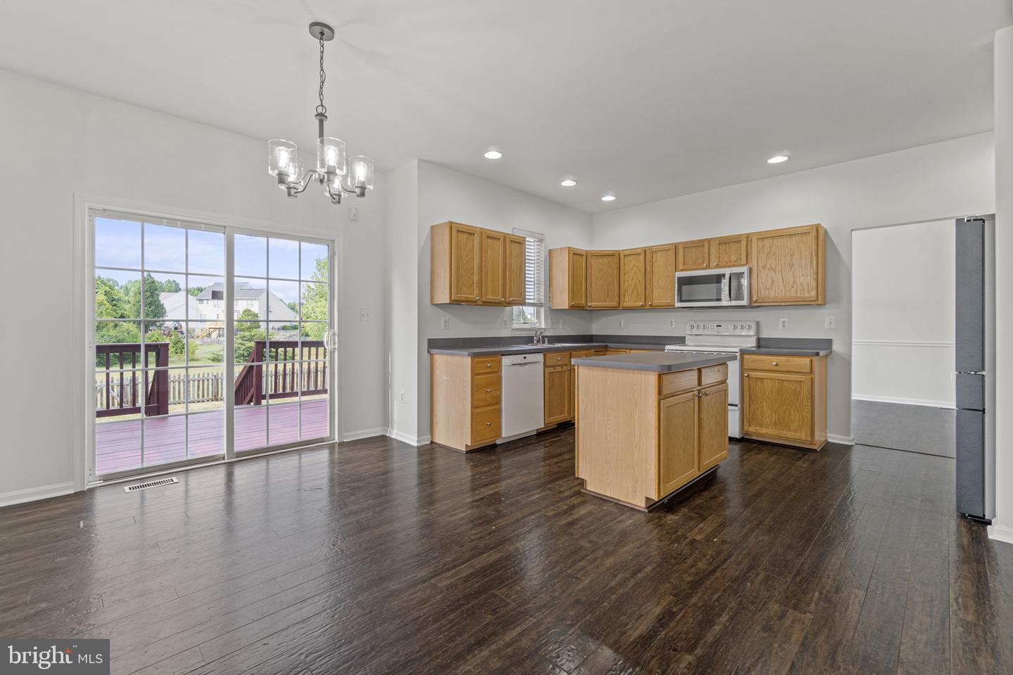 6921 Versaille Dr