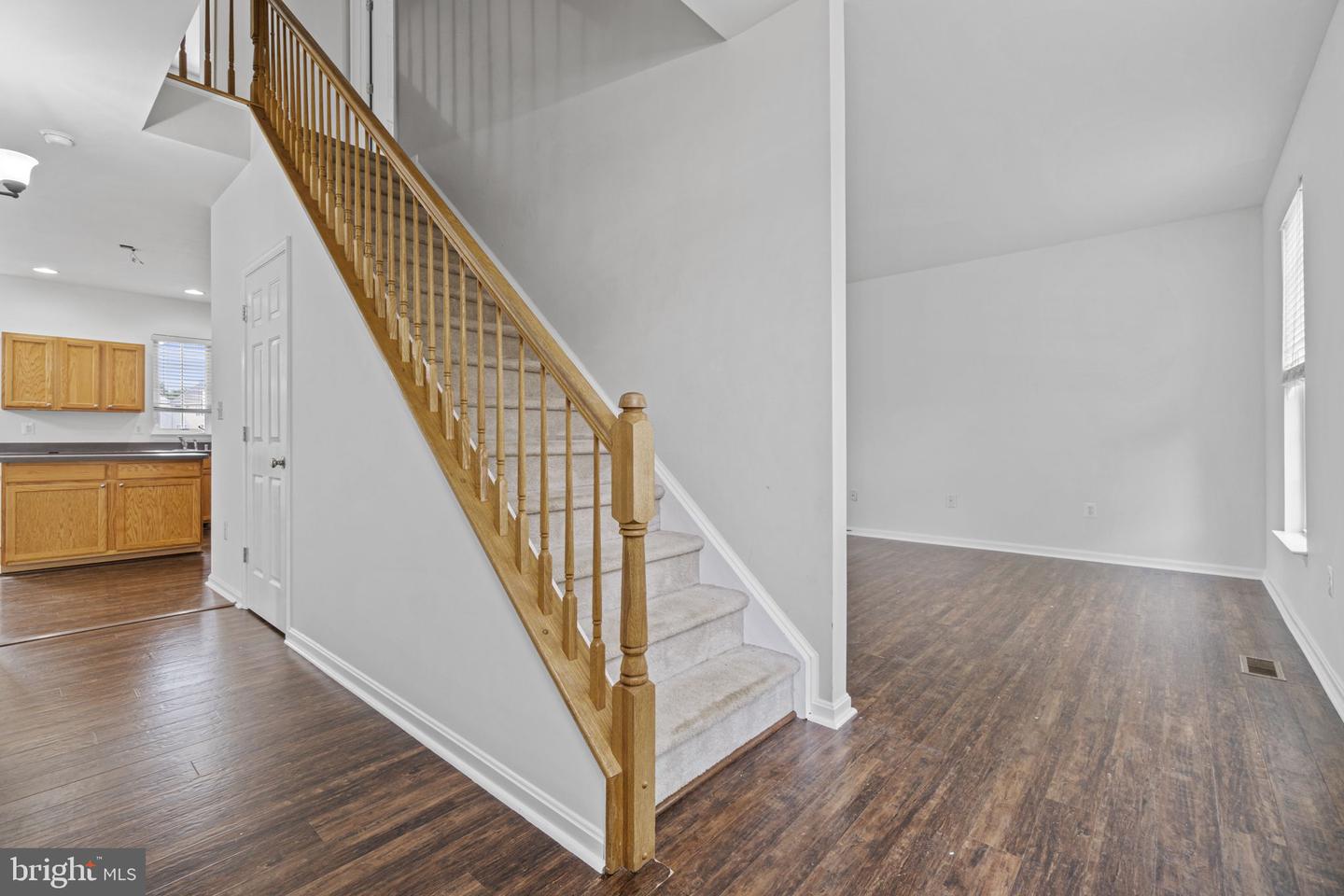 6921 Versaille Dr