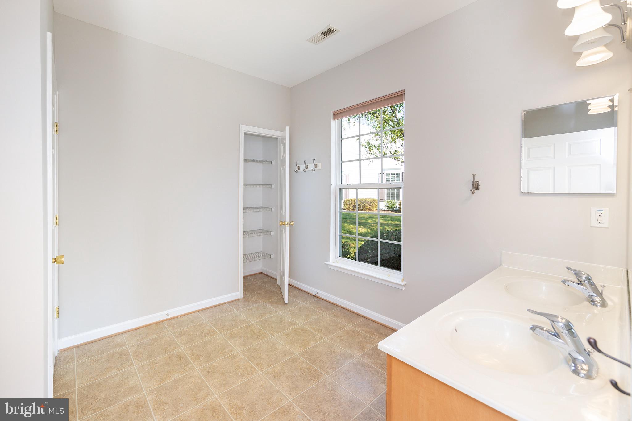 4312 Turriff Ln