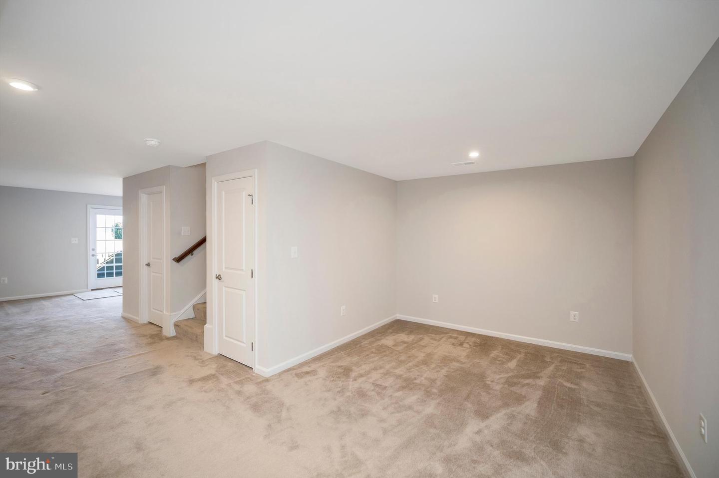 12715 Norwood Dr
