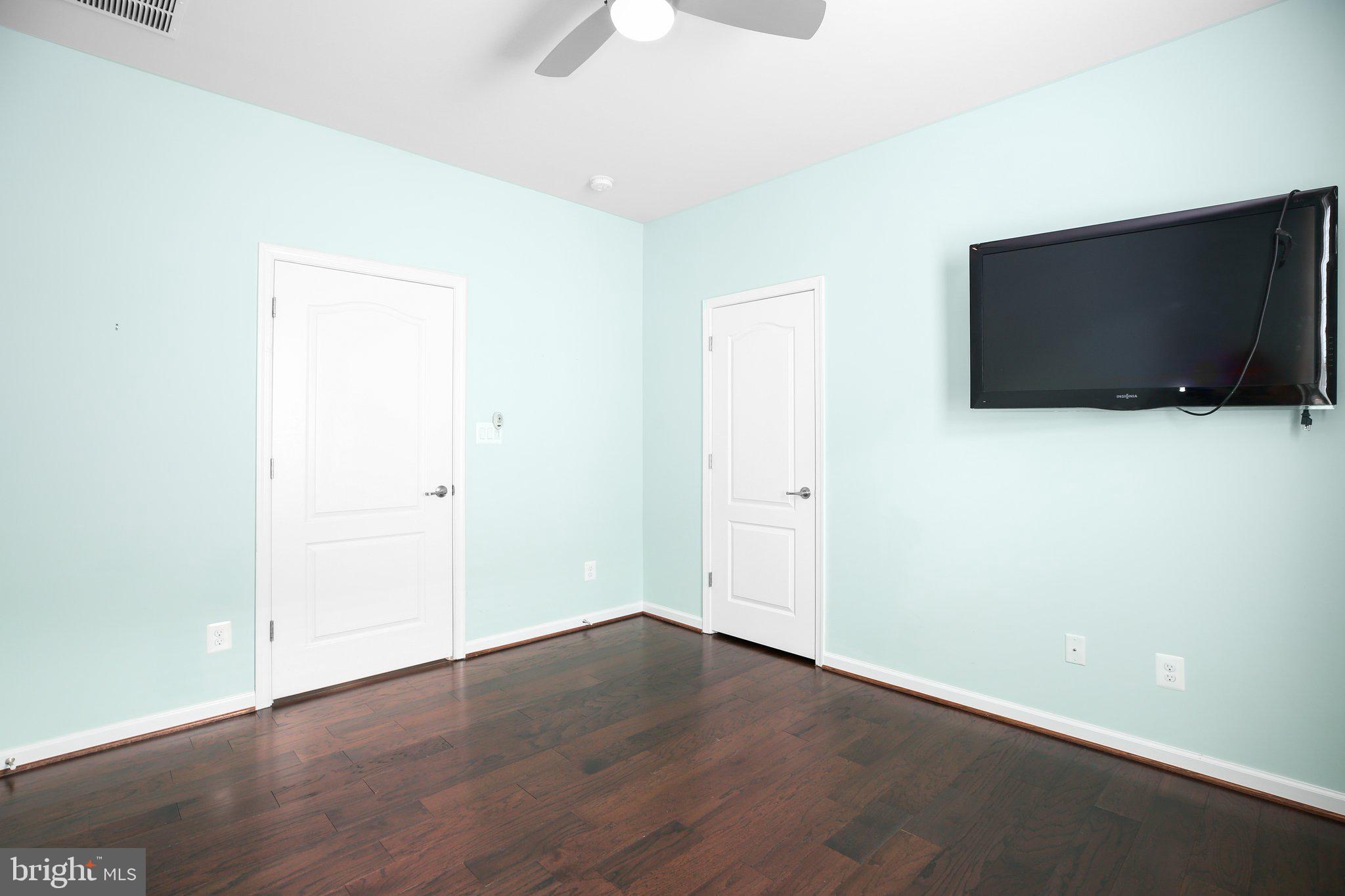 5905 S MILLS MANOR COURT