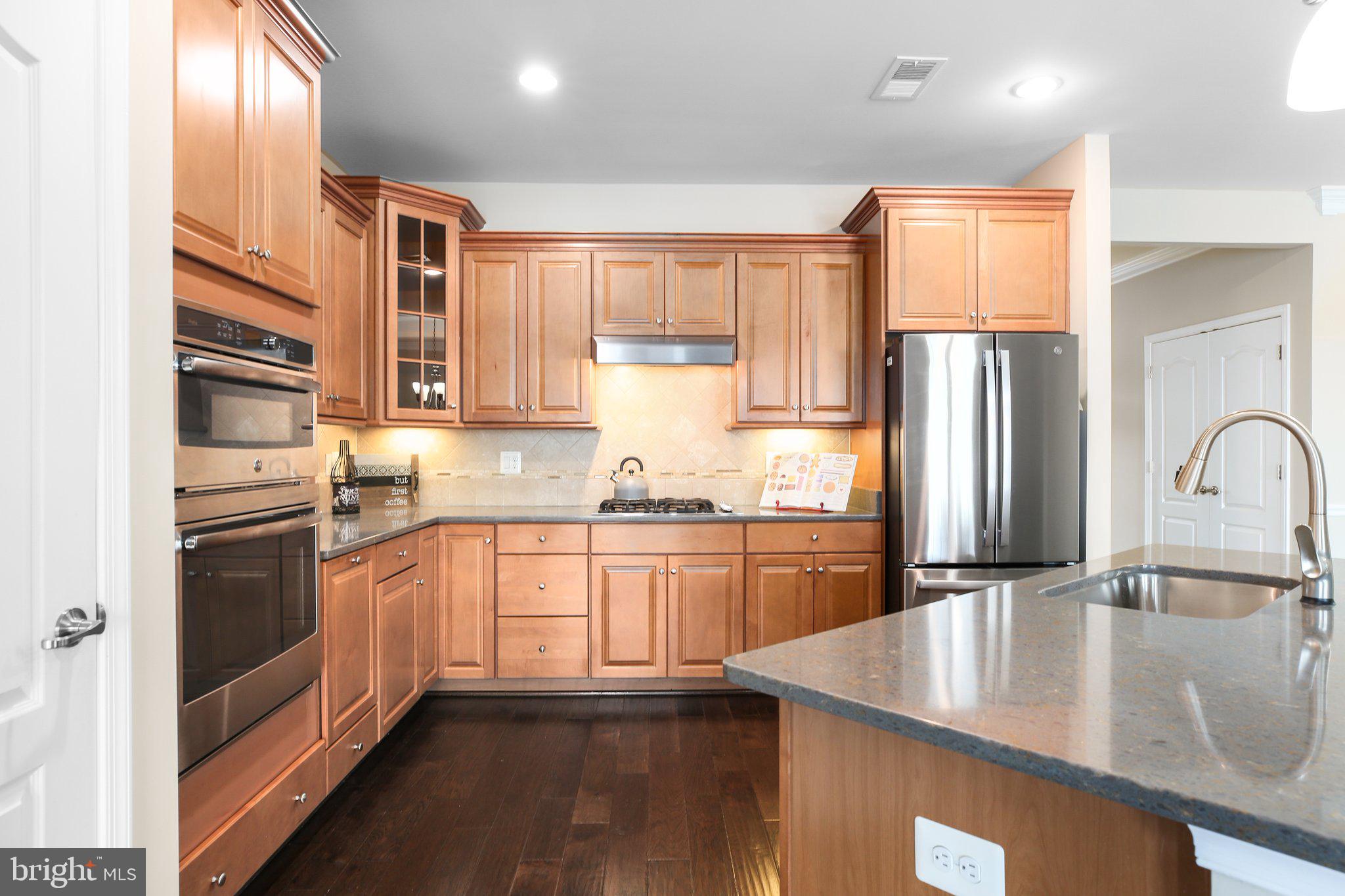 5905 S MILLS MANOR COURT