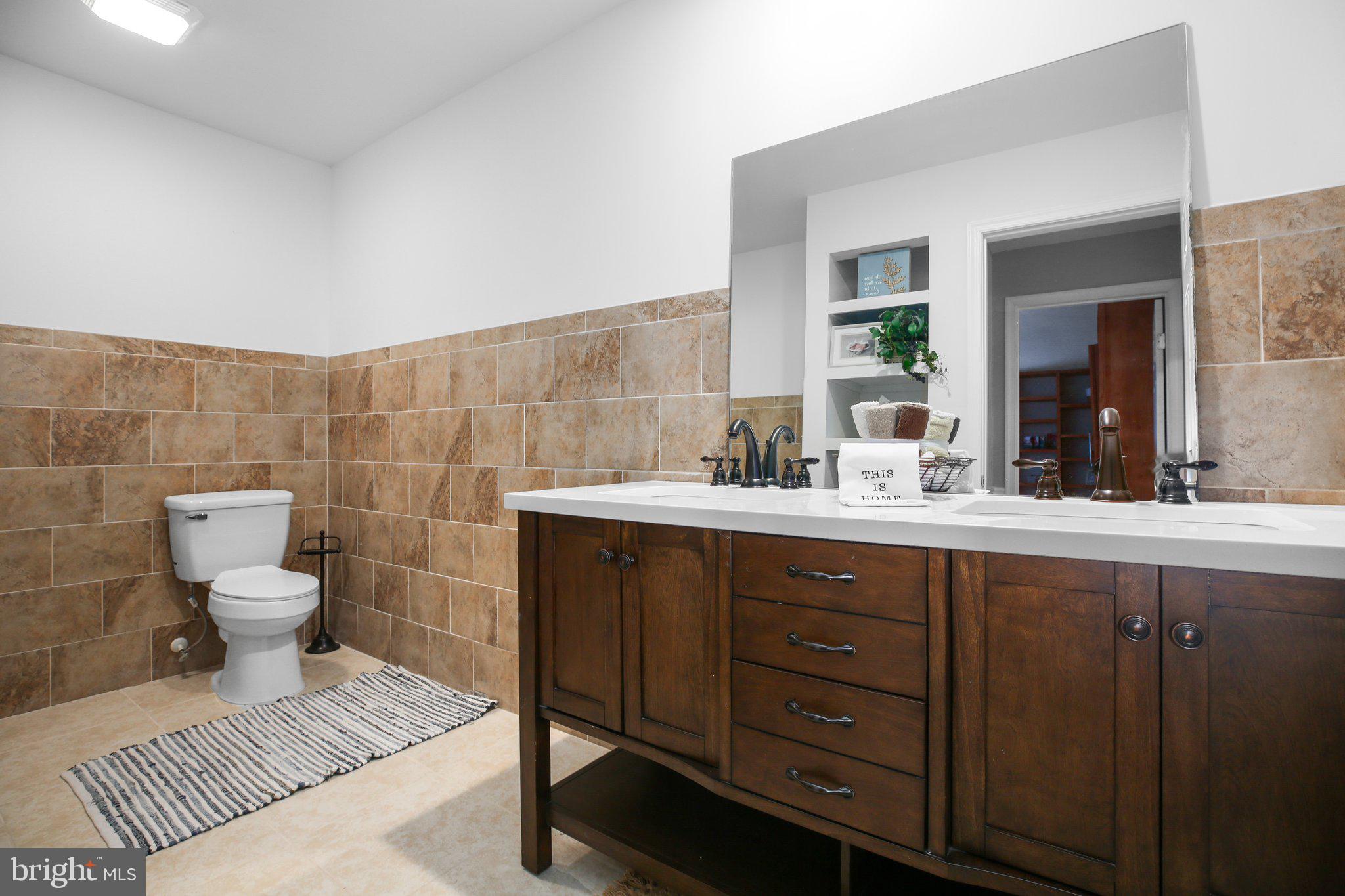 5905 S MILLS MANOR COURT