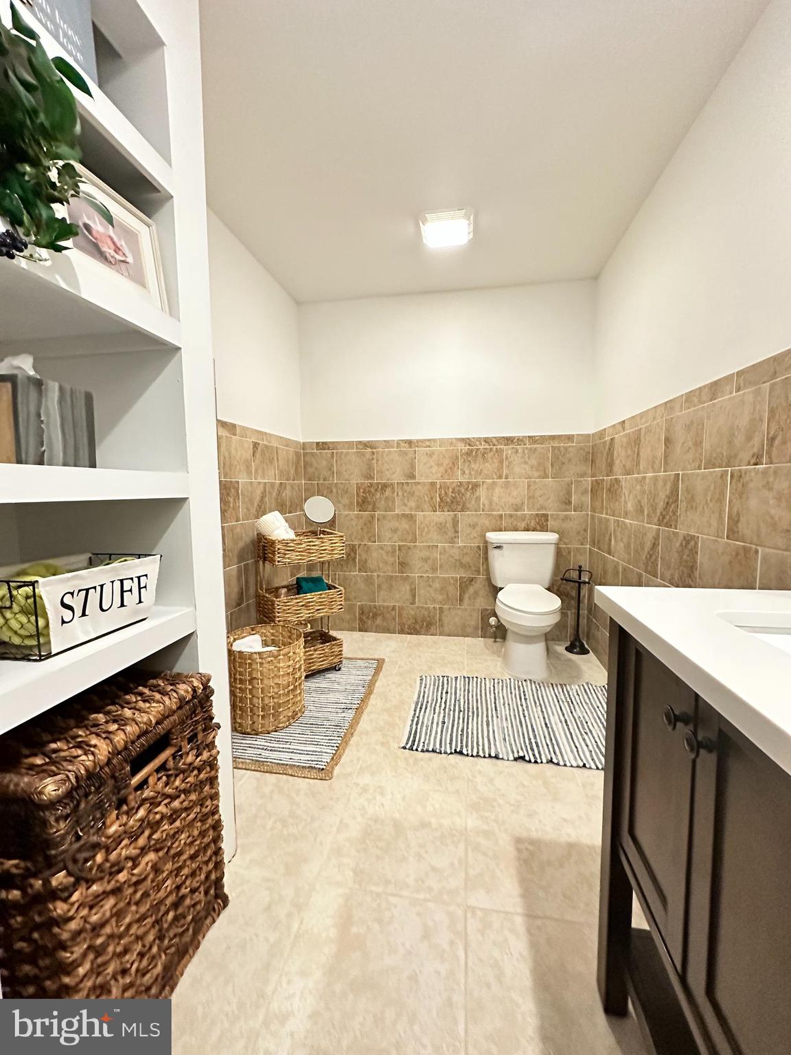 5905 S MILLS MANOR COURT