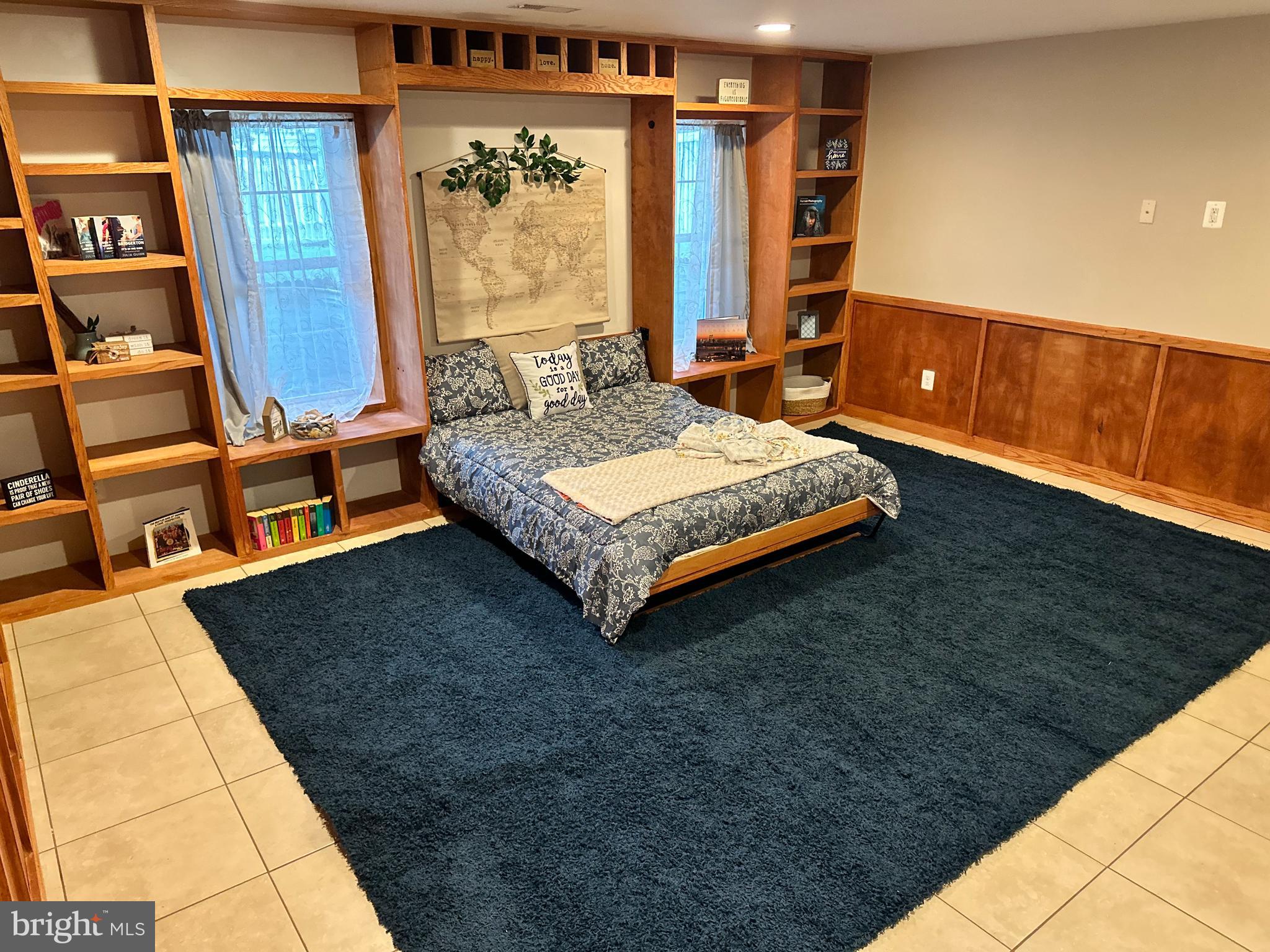 5905 S MILLS MANOR COURT