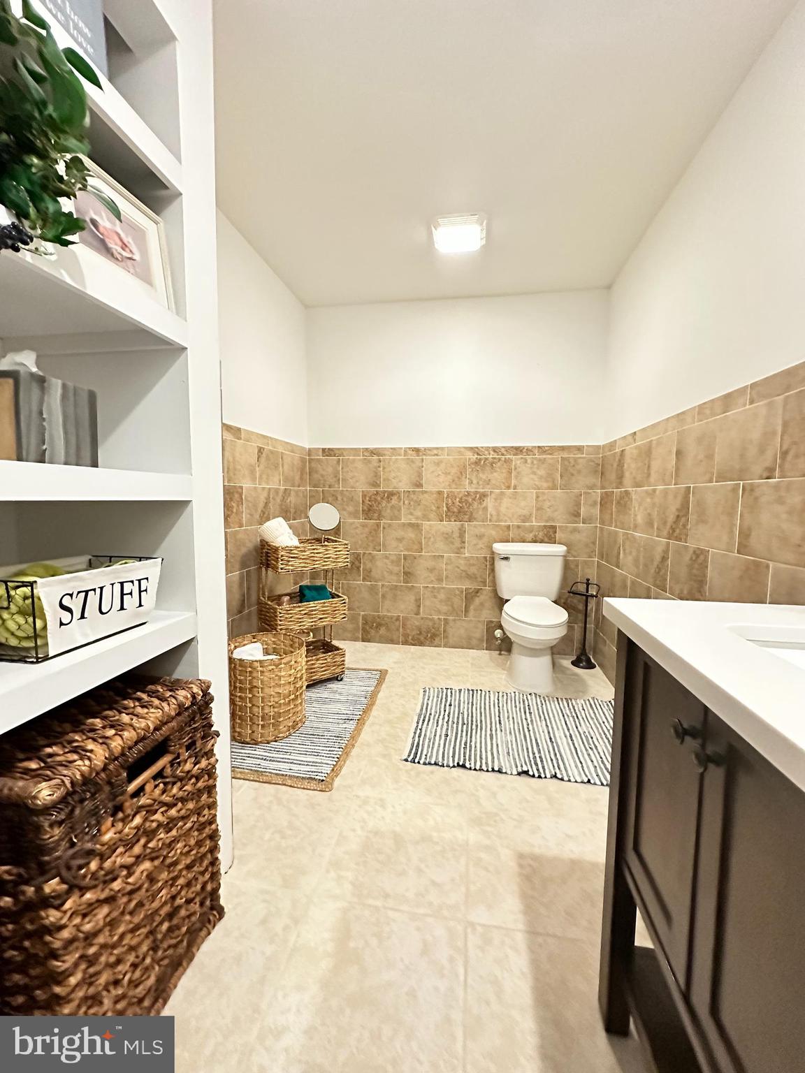 5905 S MILLS MANOR COURT