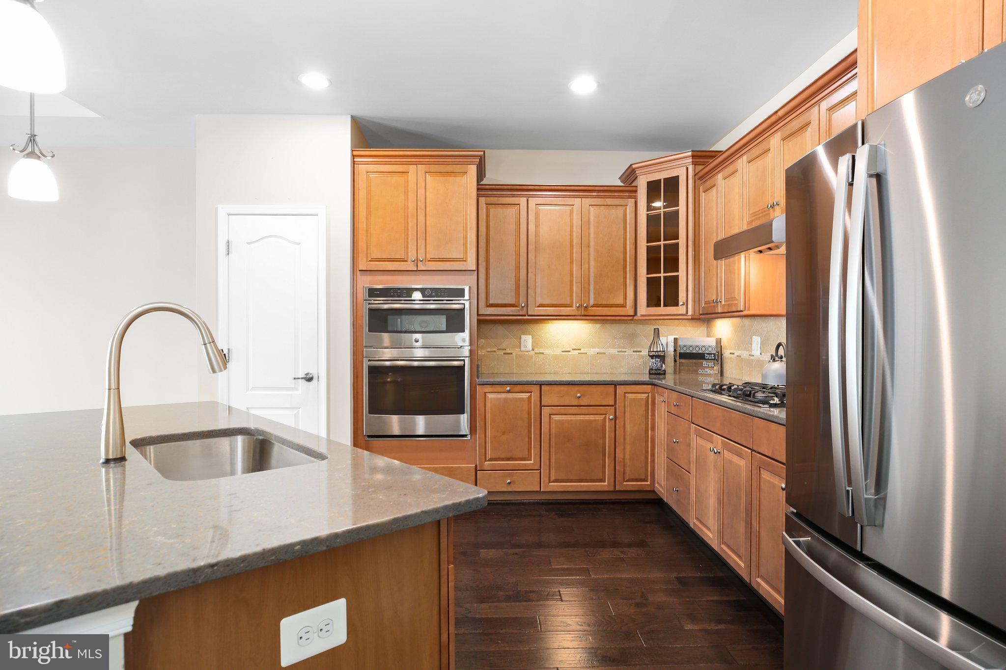 5905 S MILLS MANOR COURT