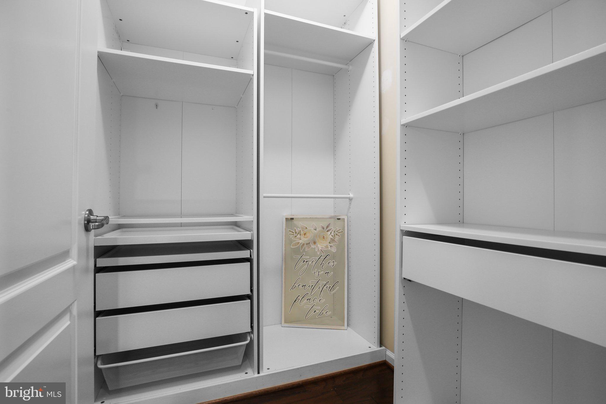 5905 S MILLS MANOR COURT