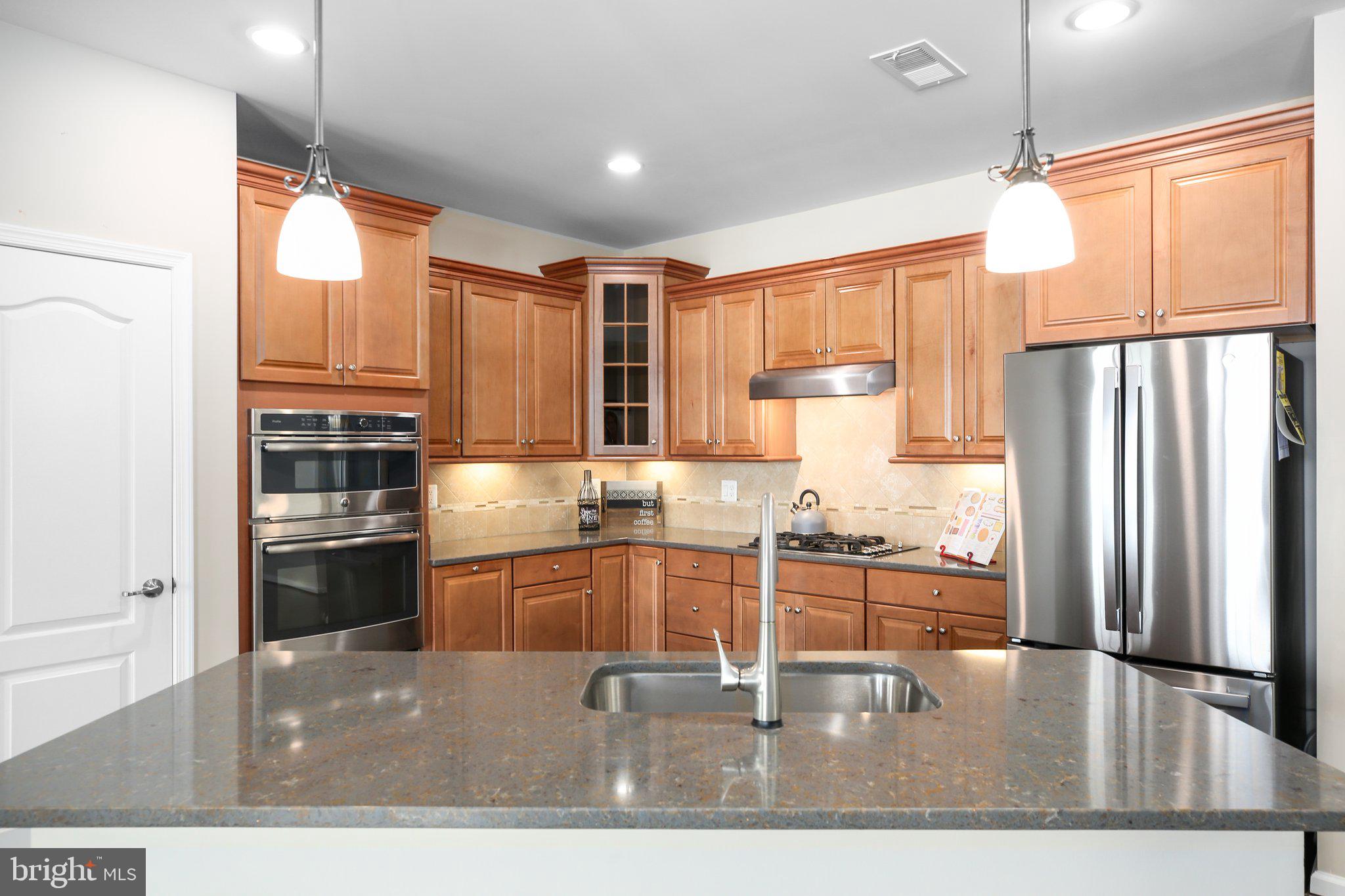 5905 S MILLS MANOR COURT