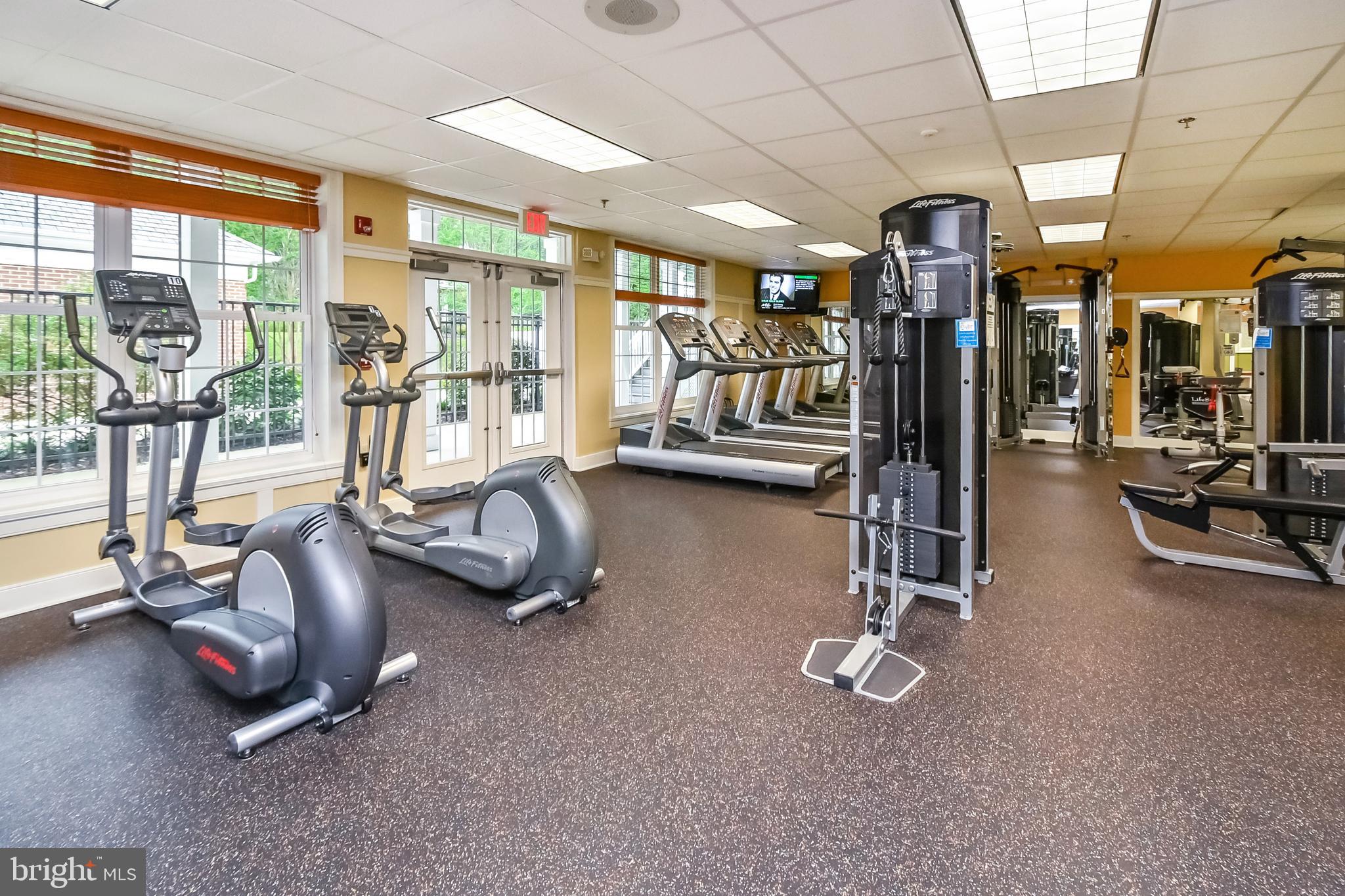 5905 S MILLS MANOR COURT