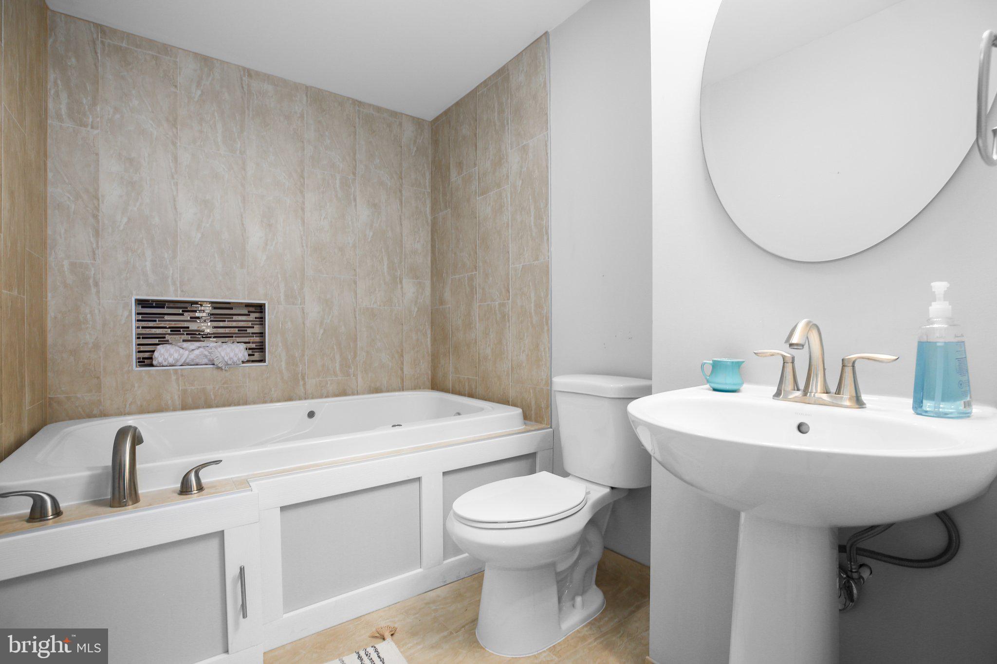 5905 S MILLS MANOR COURT