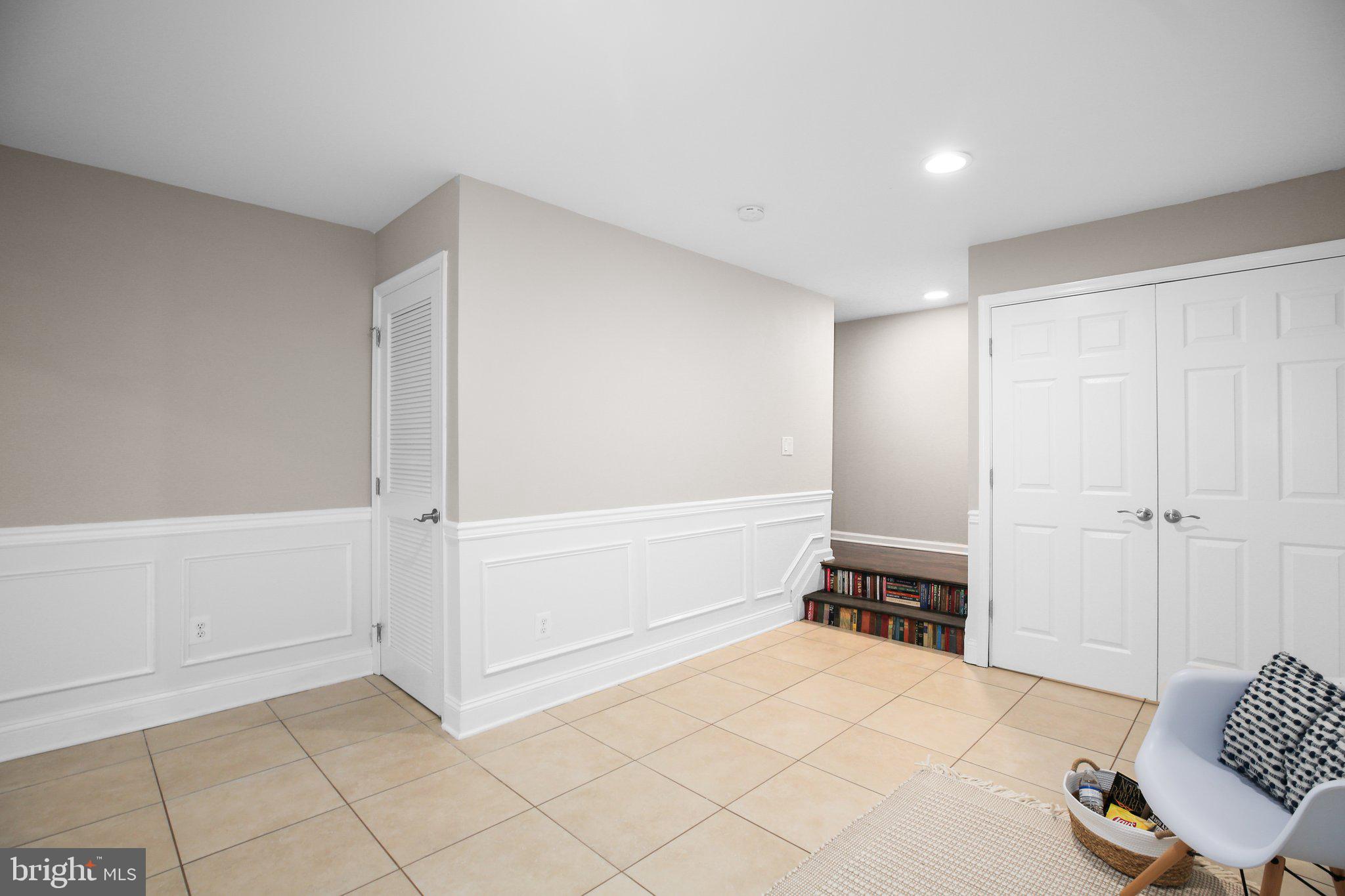 5905 S MILLS MANOR COURT