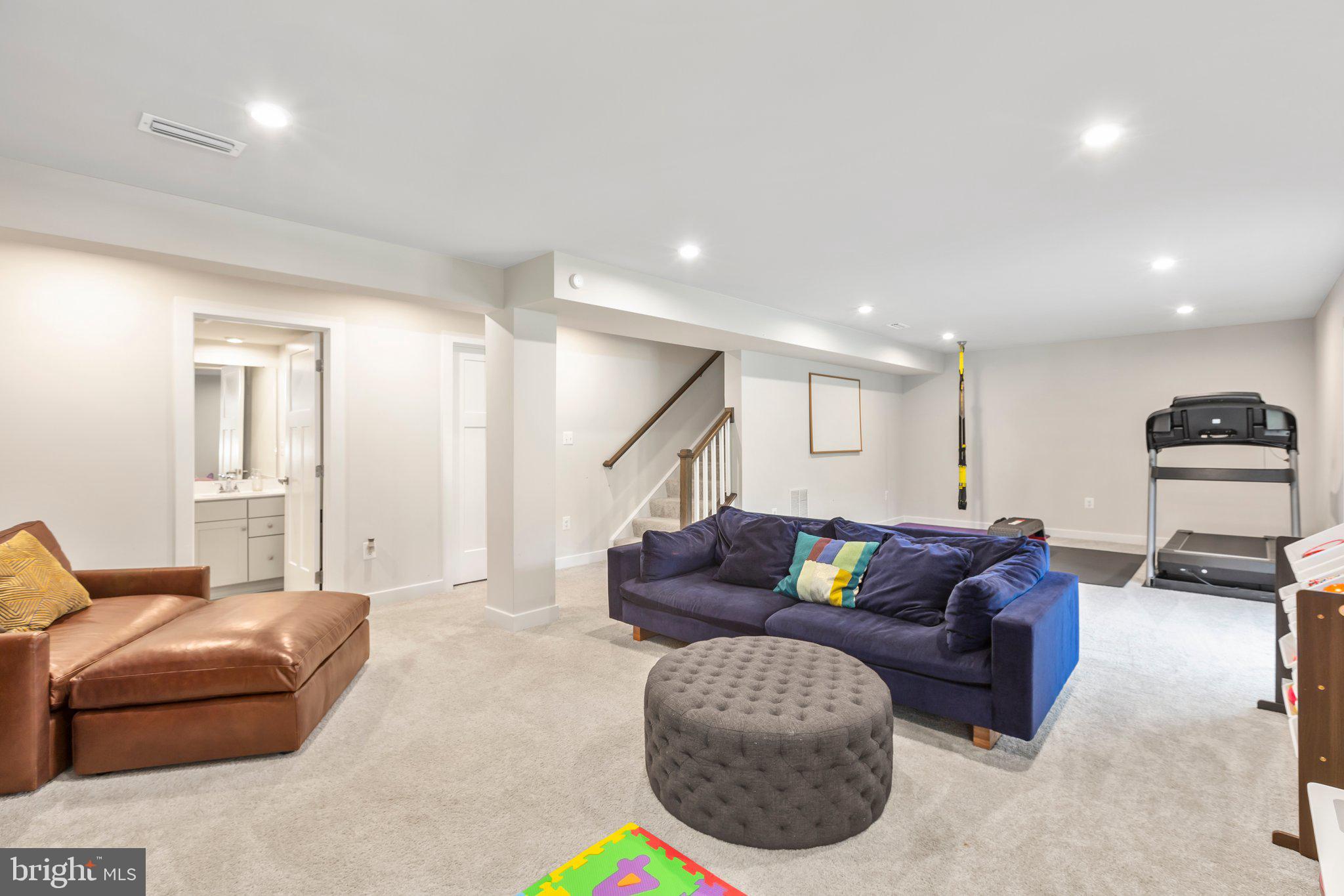 5411 Ivy Hill Dr