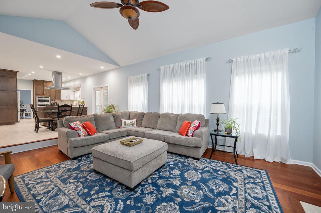 3623 CAROLINA COURT