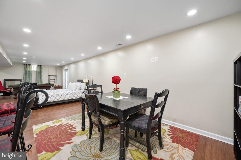 3623 CAROLINA COURT