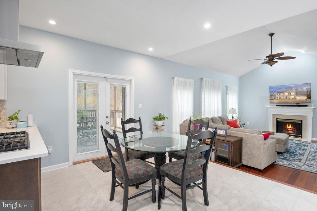 3623 CAROLINA COURT