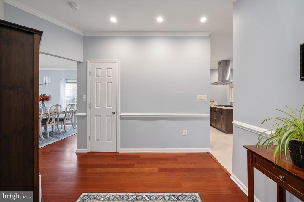 3623 CAROLINA COURT