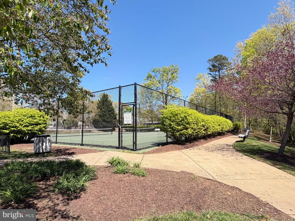 9805 KENMORE COURT