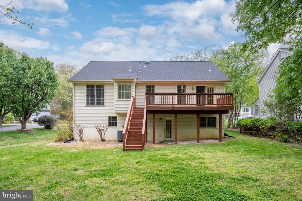9805 KENMORE COURT