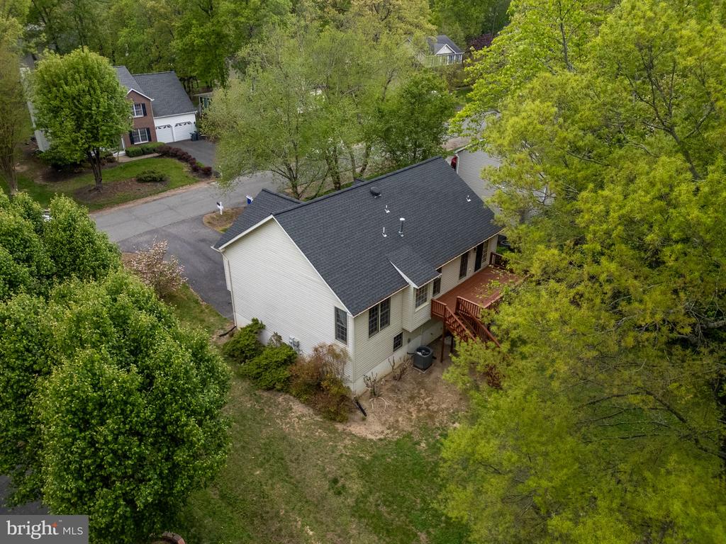 9805 KENMORE COURT