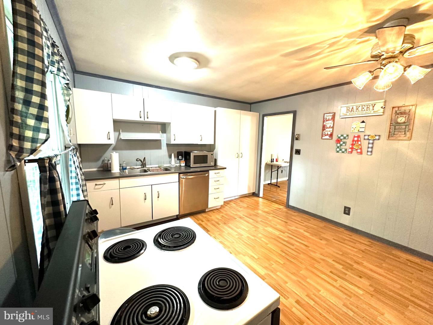 2493 Mountain View Rd