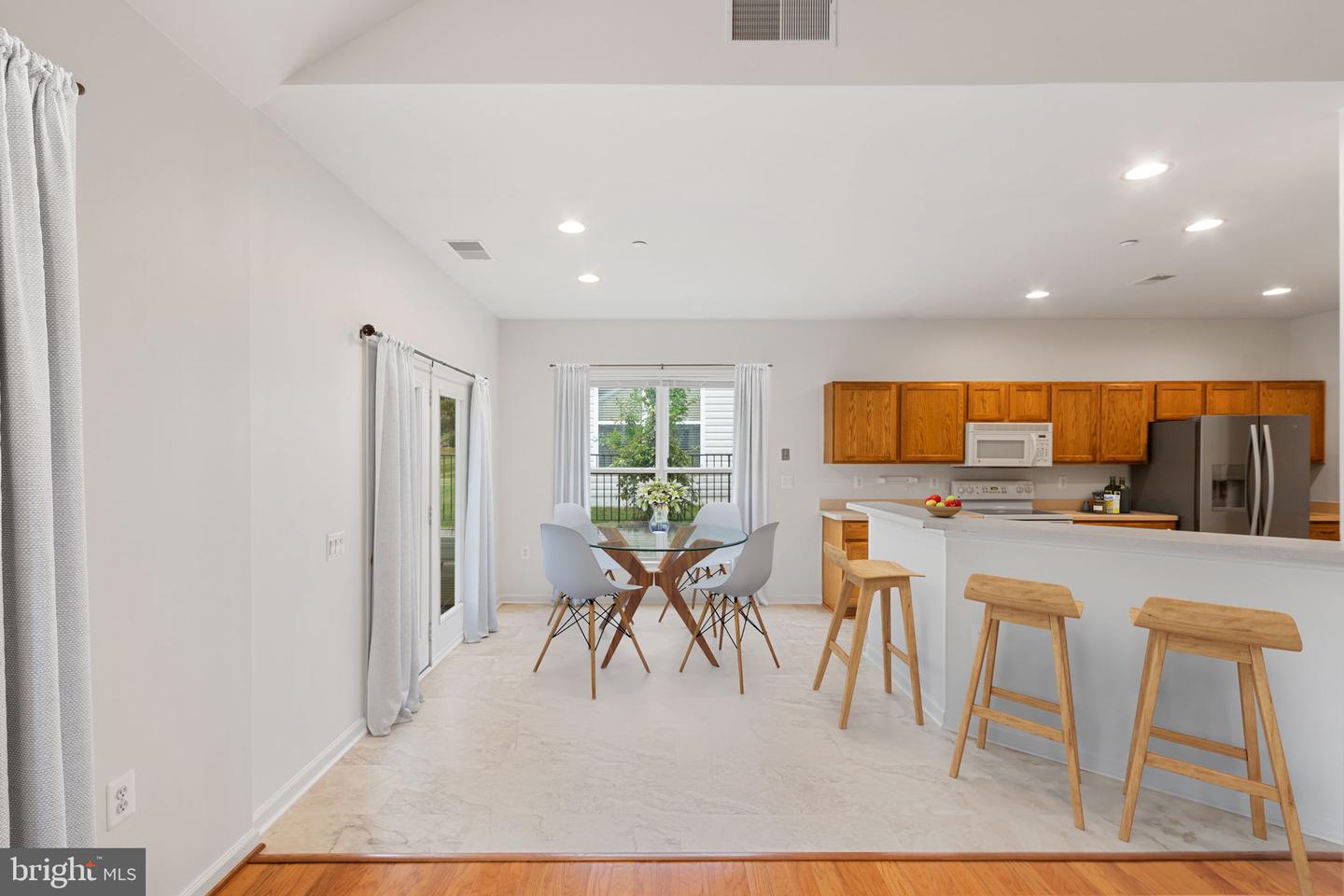 18 Castlewood Dr