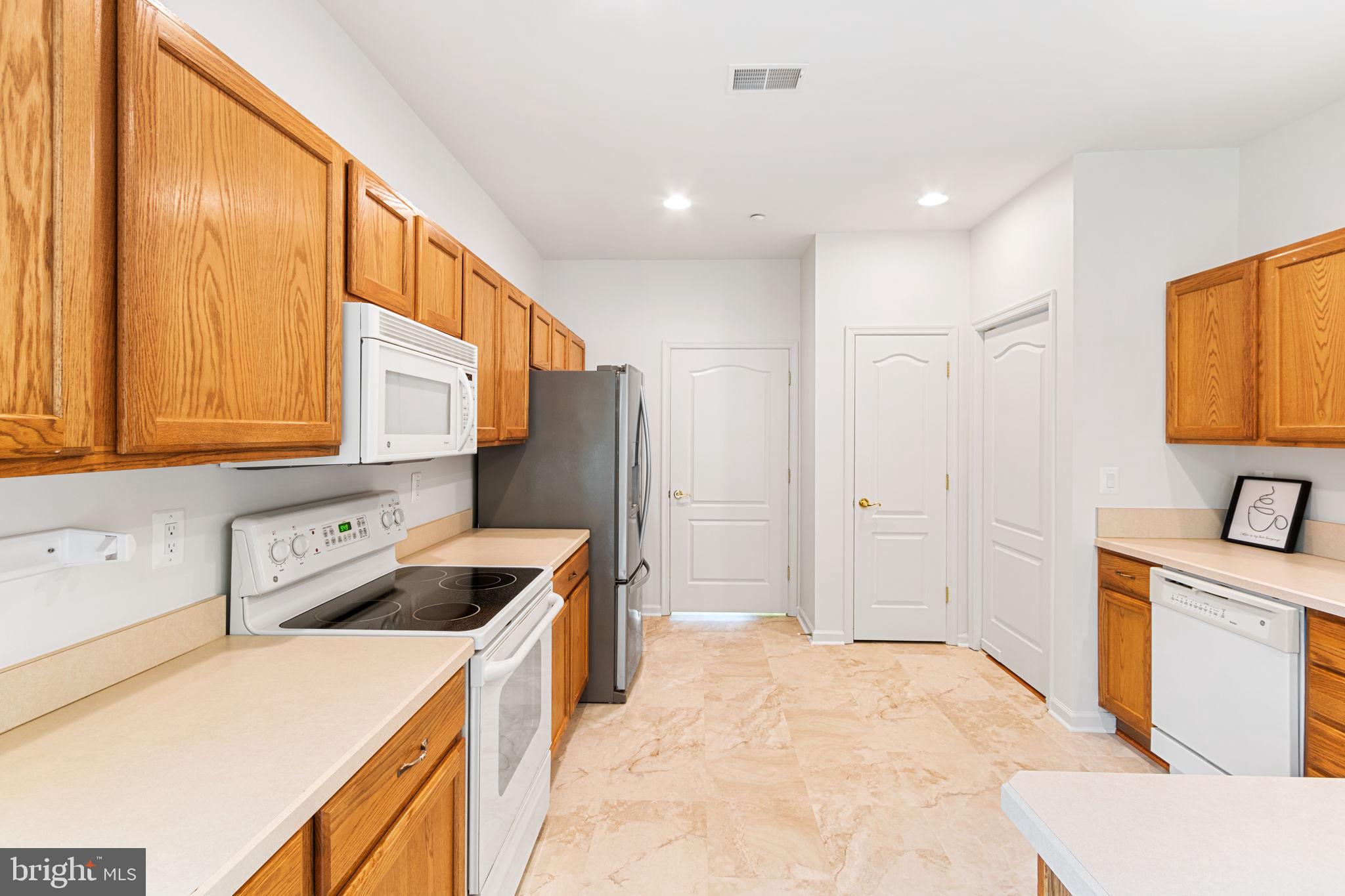 18 Castlewood Dr