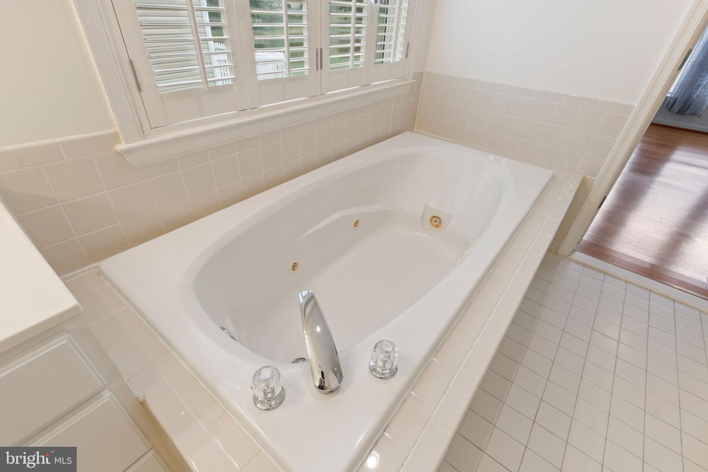 18 Castlewood Dr
