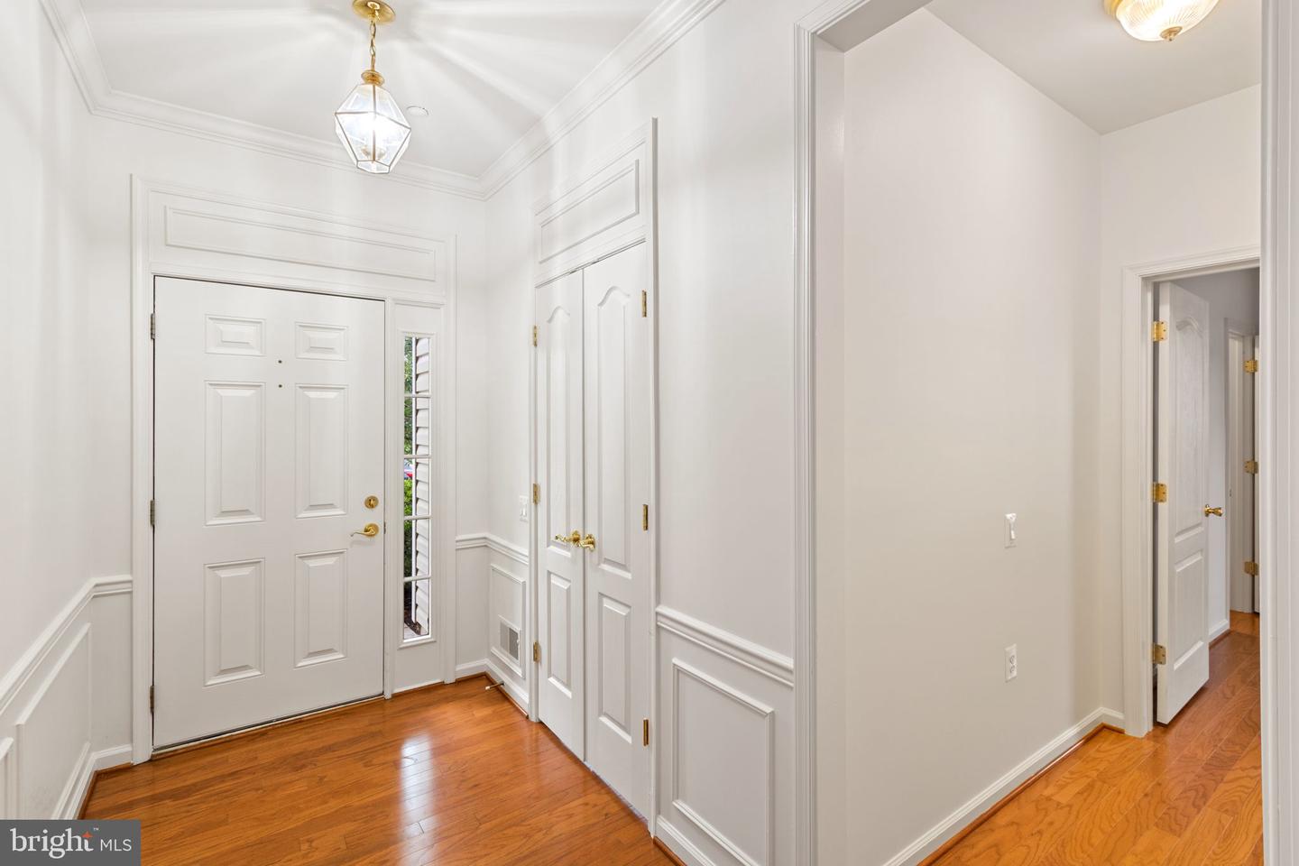 18 Castlewood Dr