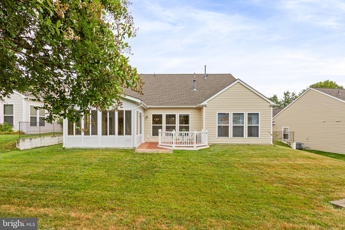 18 Castlewood Dr