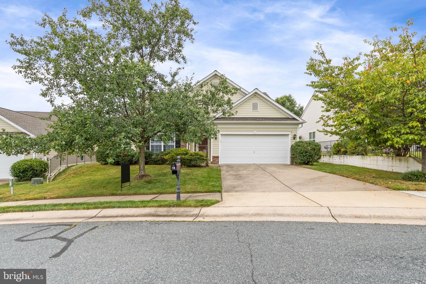 18 Castlewood Dr