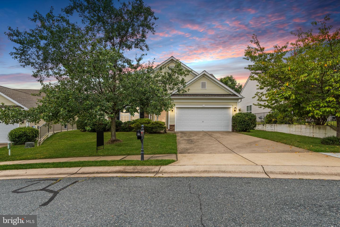 18 Castlewood Dr