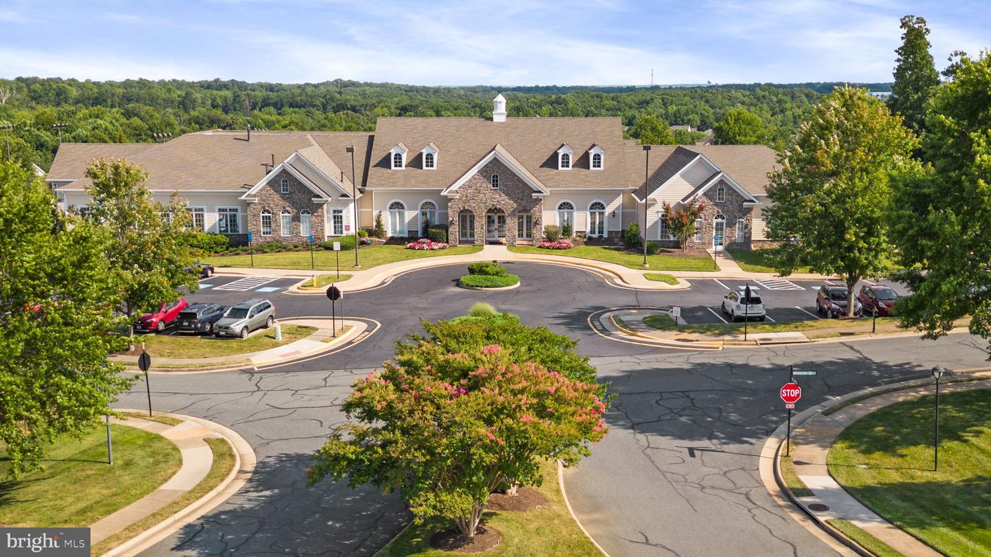 18 Castlewood Dr