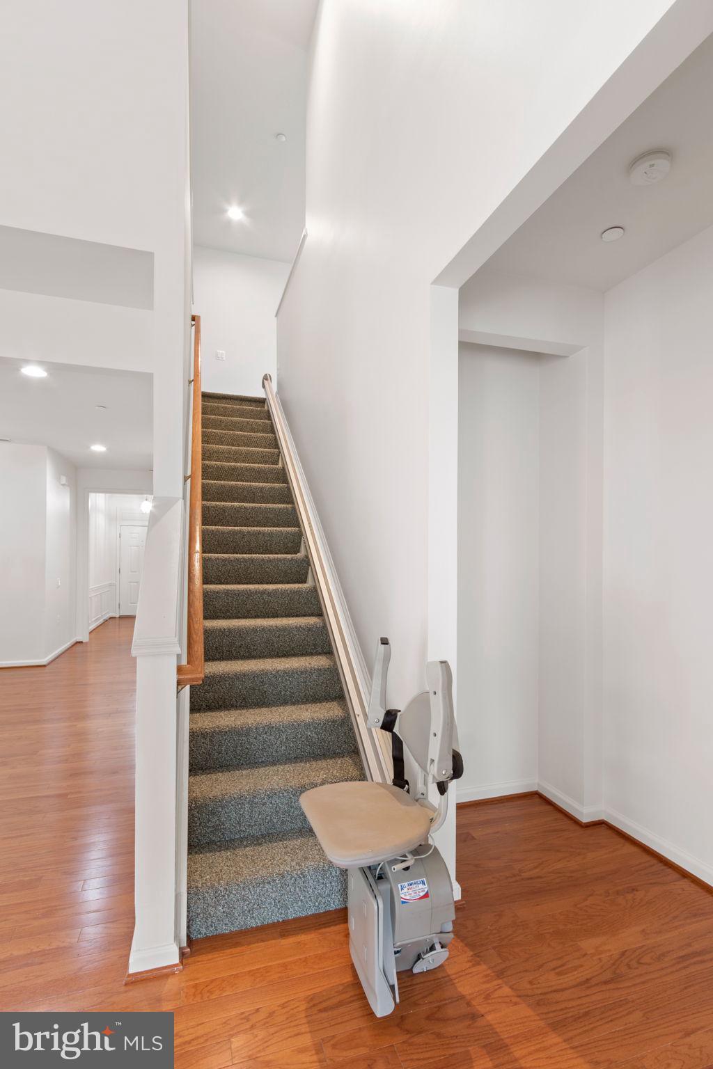 18 Castlewood Dr