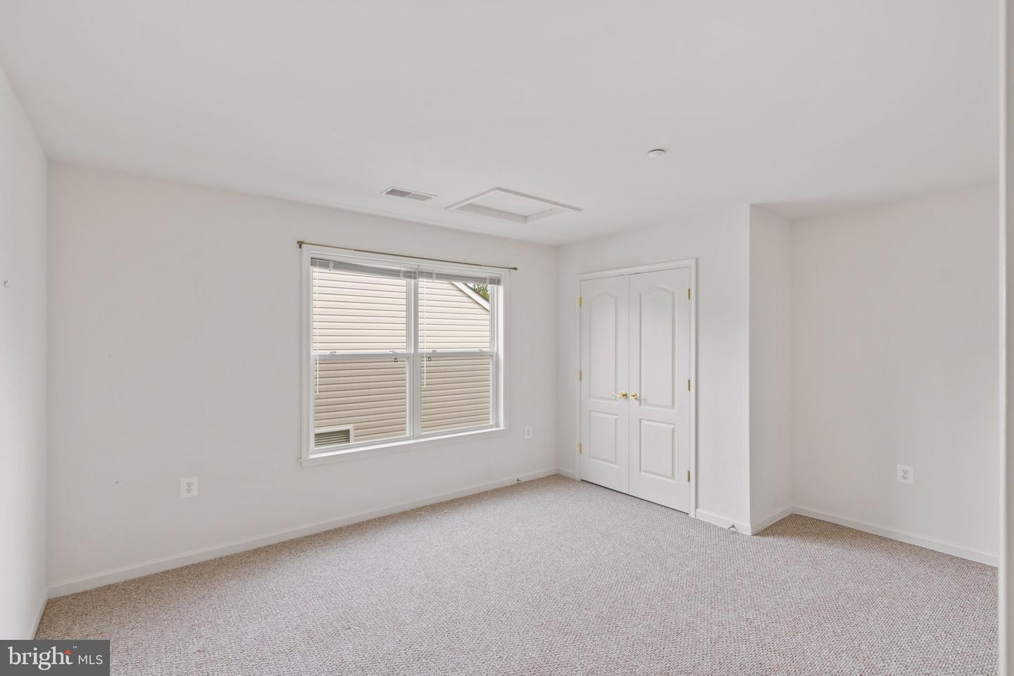 18 Castlewood Dr