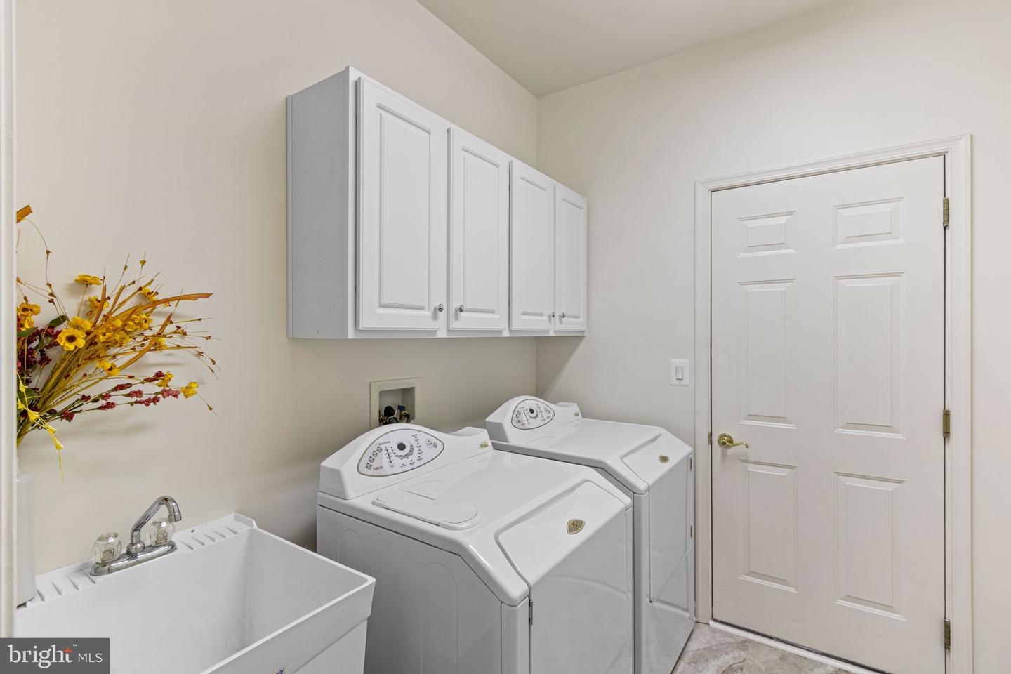 18 Castlewood Dr
