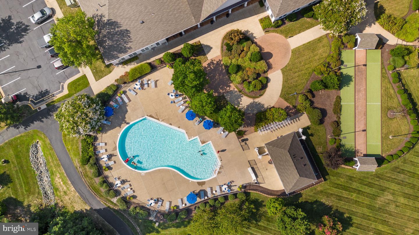 18 Castlewood Dr