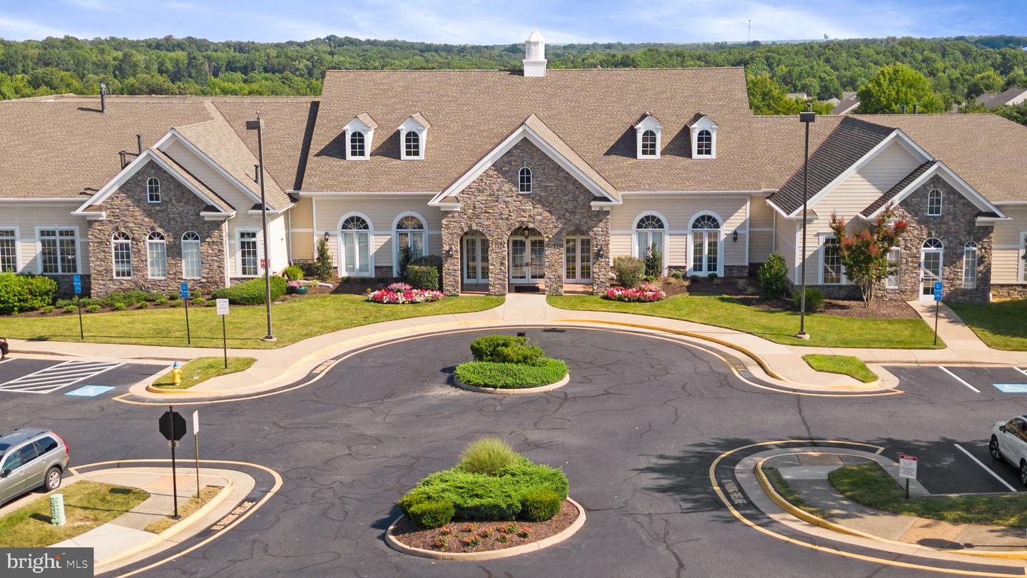 18 Castlewood Dr