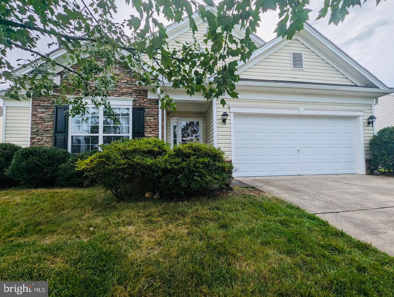18 Castlewood Dr