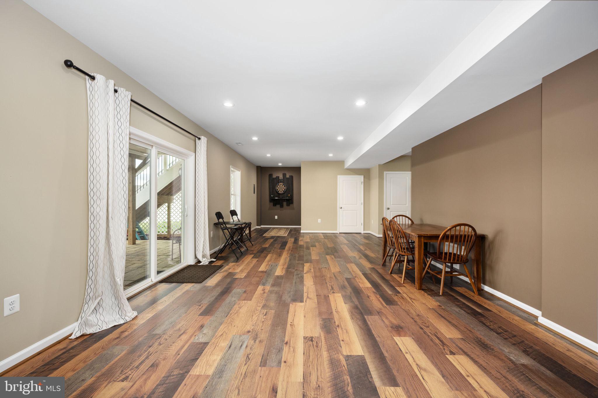 106 Old Oaks Ct