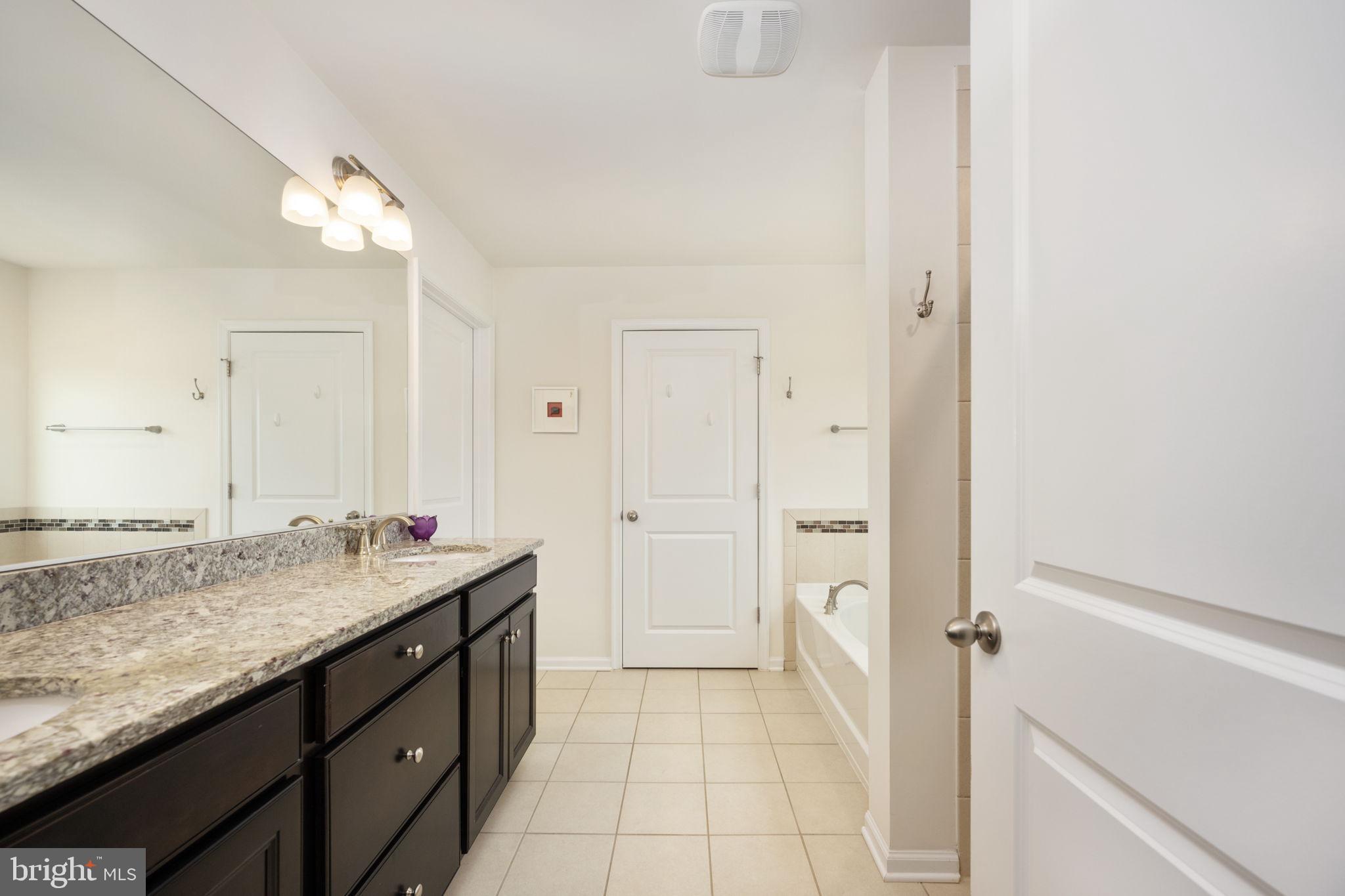 106 Old Oaks Ct