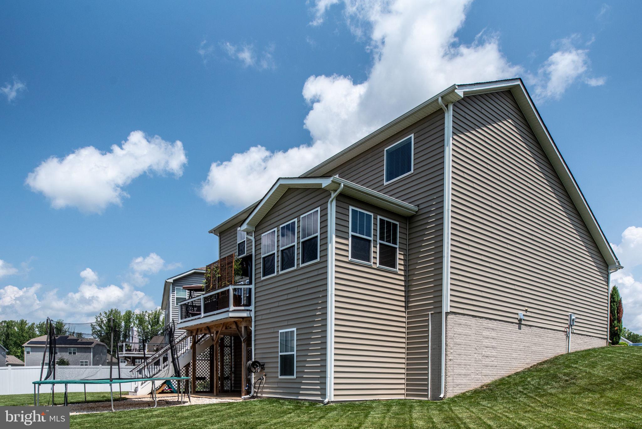 106 Old Oaks Ct