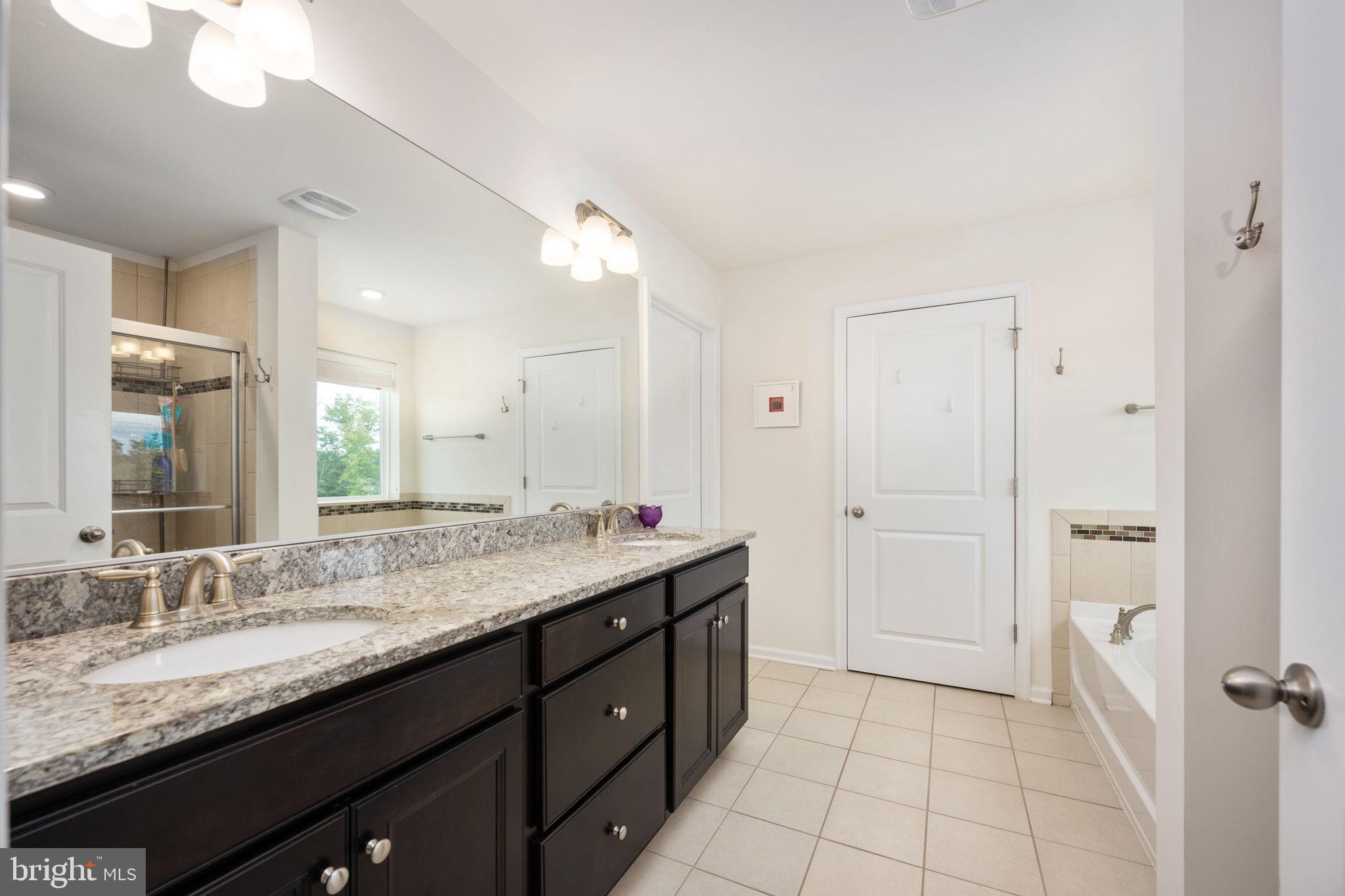106 Old Oaks Ct