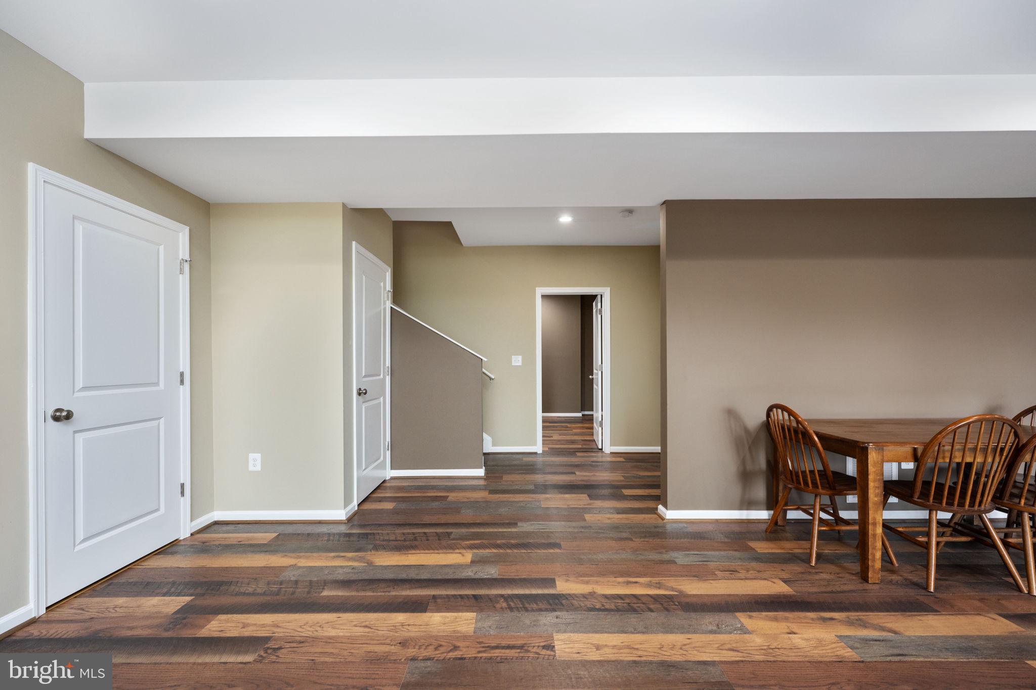106 Old Oaks Ct
