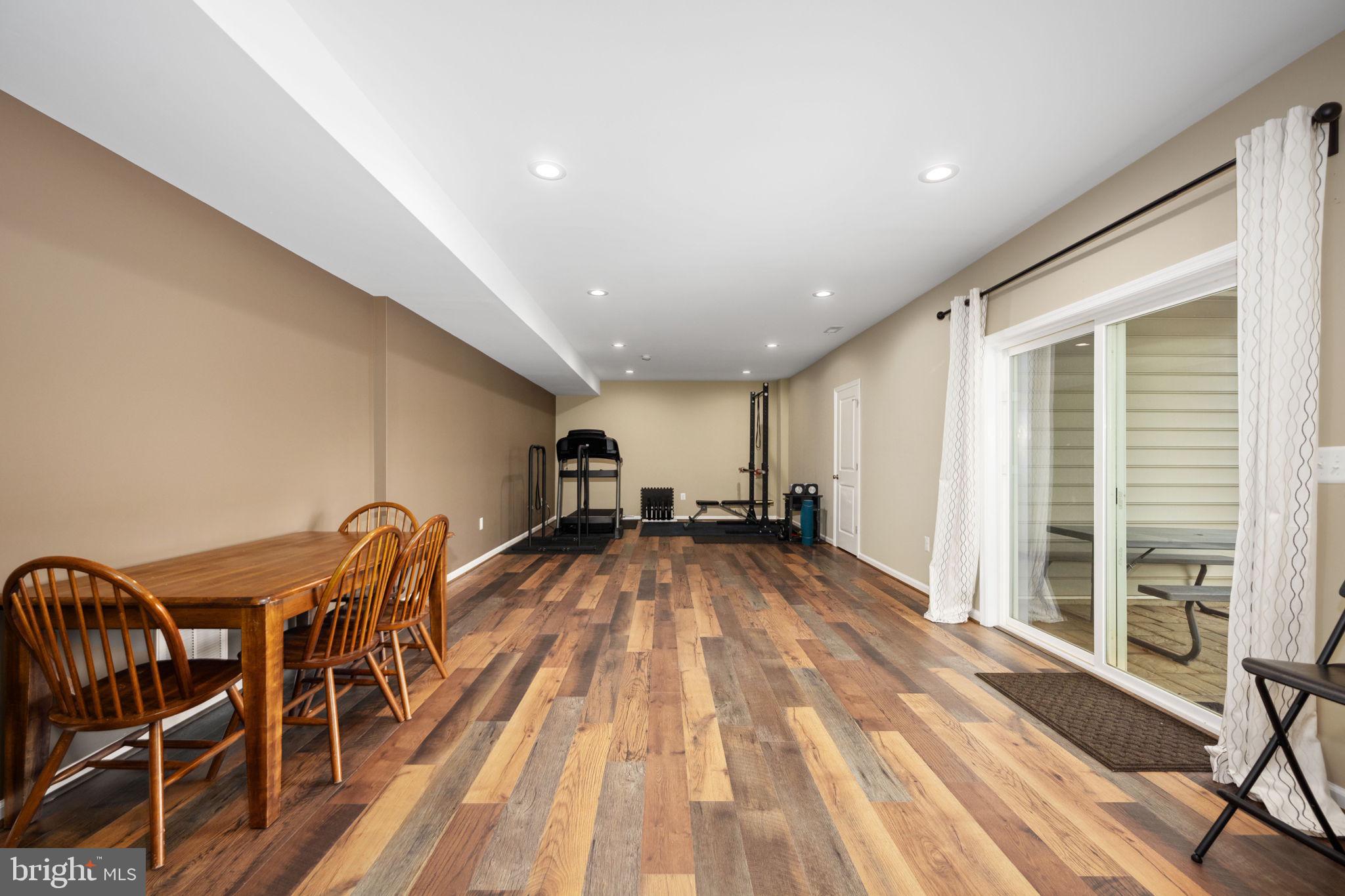 106 Old Oaks Ct