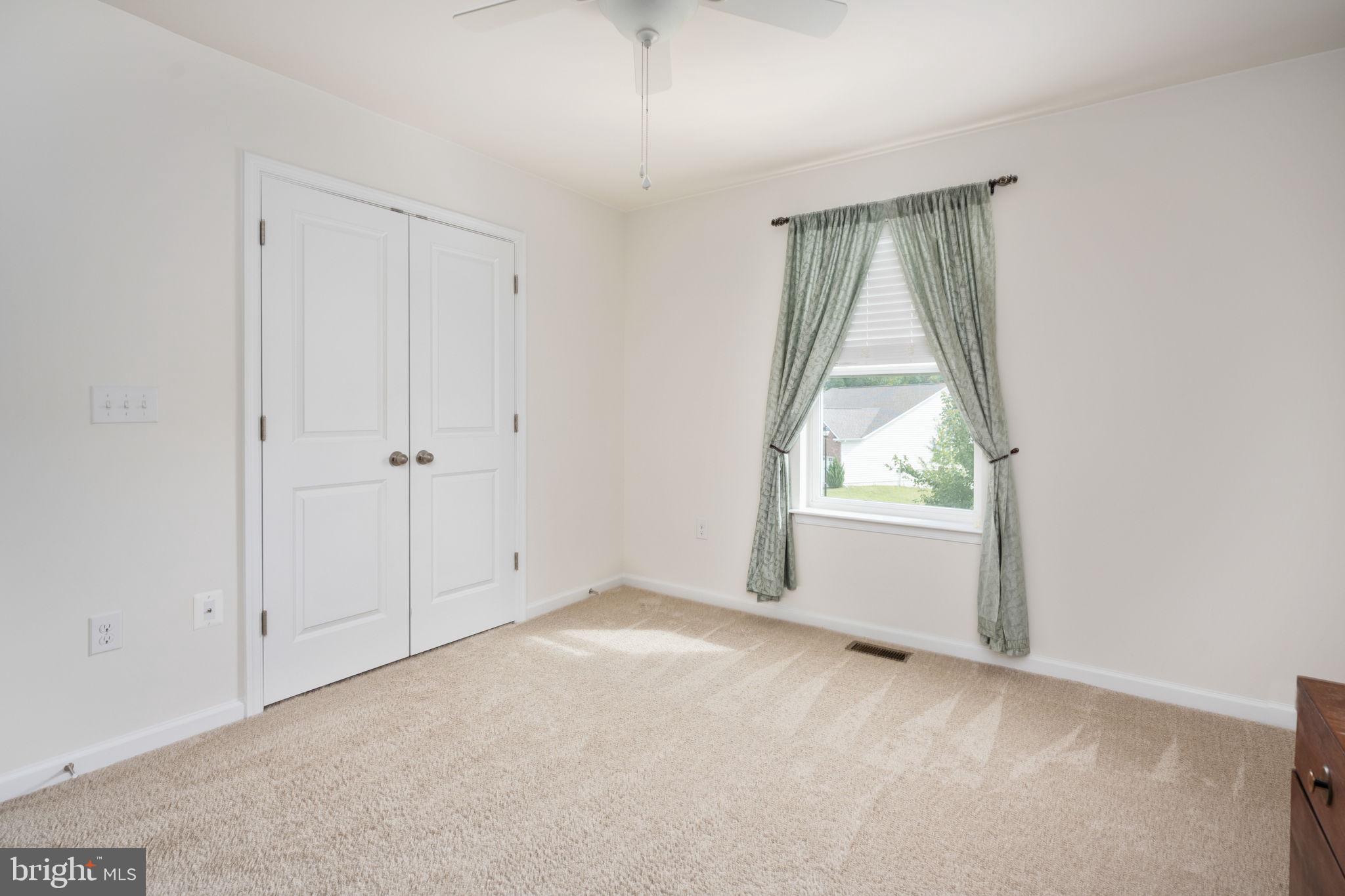 106 Old Oaks Ct