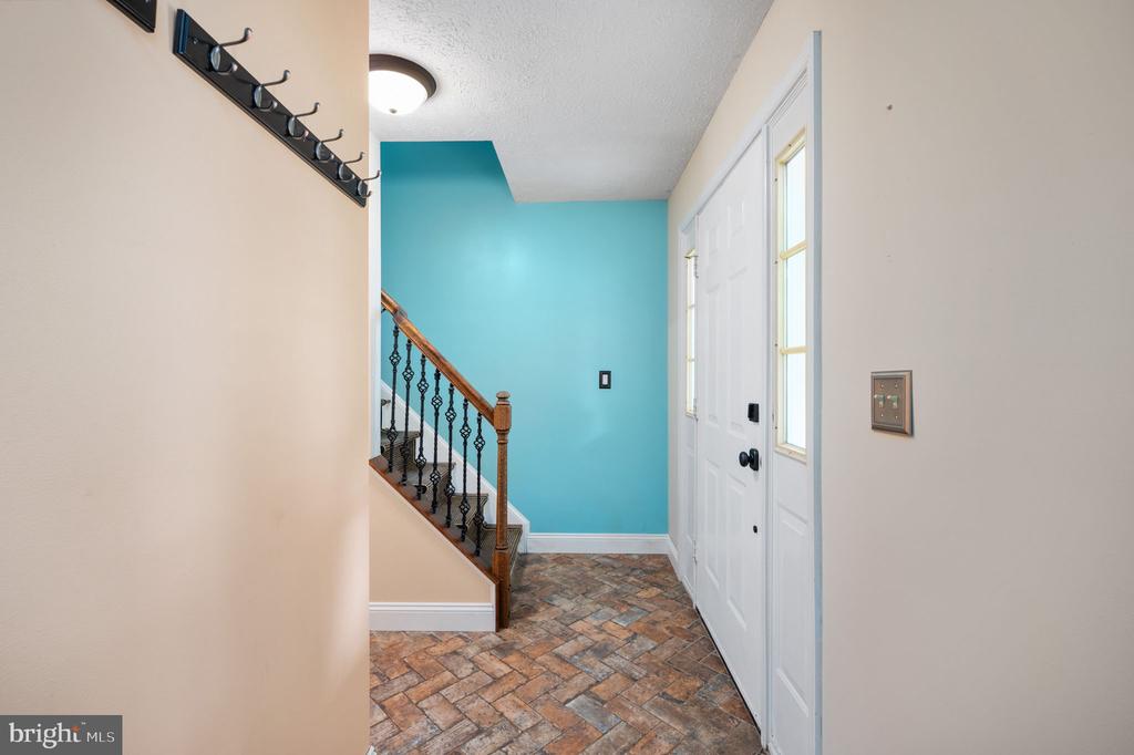 37 CLARION DRIVE