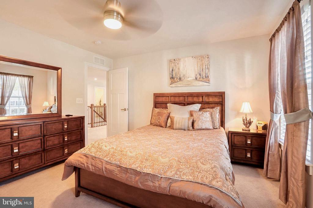 103 Elmsley Ln