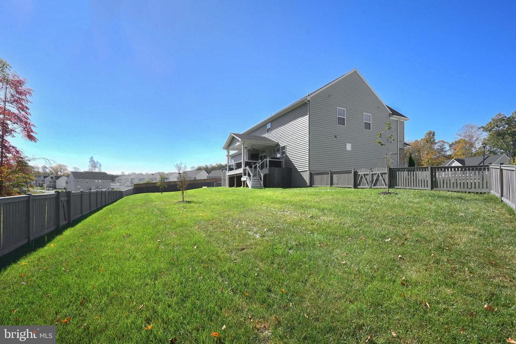 103 Elmsley Ln